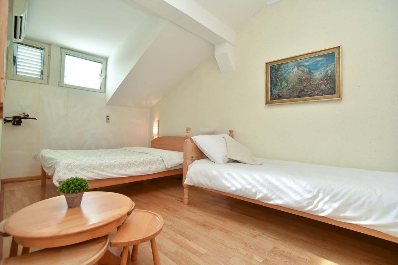 Comfort Inn Old Town บุดวา ภายนอก รูปภาพ