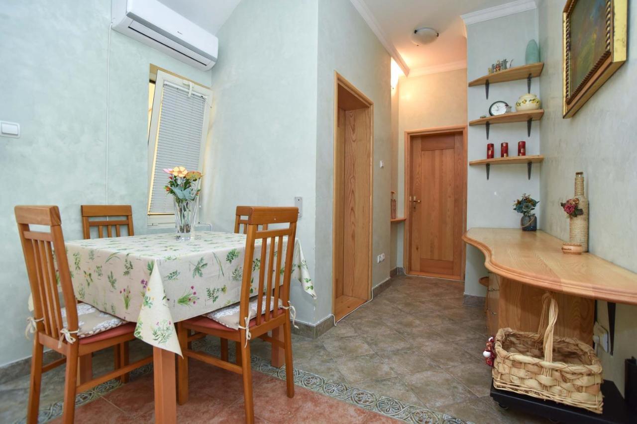 Comfort Inn Old Town บุดวา ภายนอก รูปภาพ