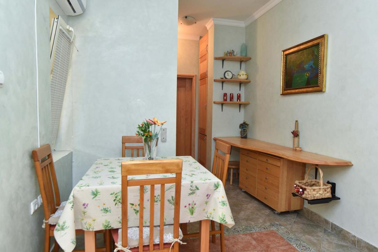 Comfort Inn Old Town บุดวา ภายนอก รูปภาพ
